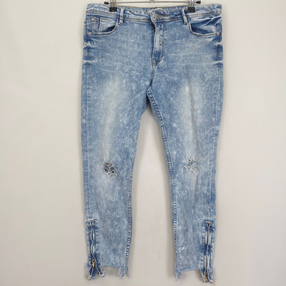 Almost Famous Mid Rise Crop Jeans Jr 13 Light Wash Distressed Raw Hem Zip Ankles